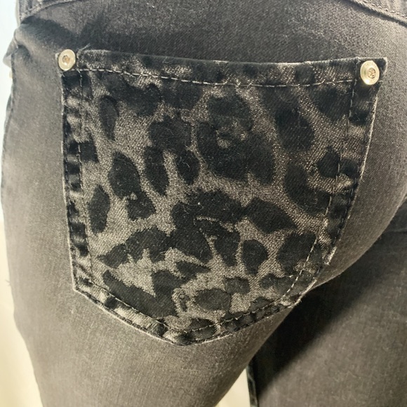 EXPRESS - Picture 11 of 16